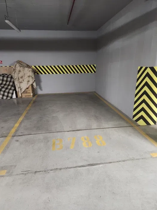 Место в паркинге 45 Жемчужина. Удобный заезд.(Собственник)