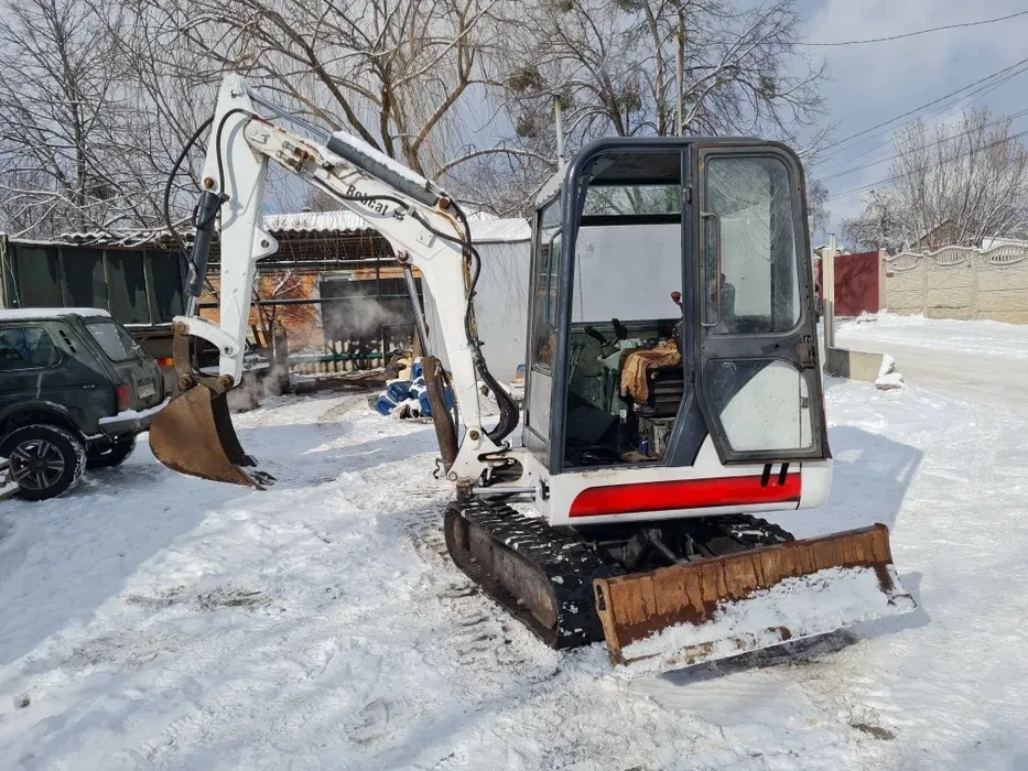 Міні-екскаватор Bobcat 3т