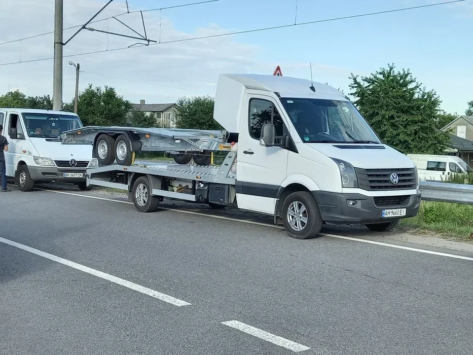 Євакуатор по Україні та доставка авто з Європи . Офіційний перевізник