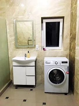 1-кімнатна квартира подобово у Ужгороді, вул. Капітульна, 28 — 1001011027 