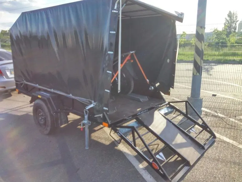 Причіп для перевезення мотоциклів, квадроциклів.