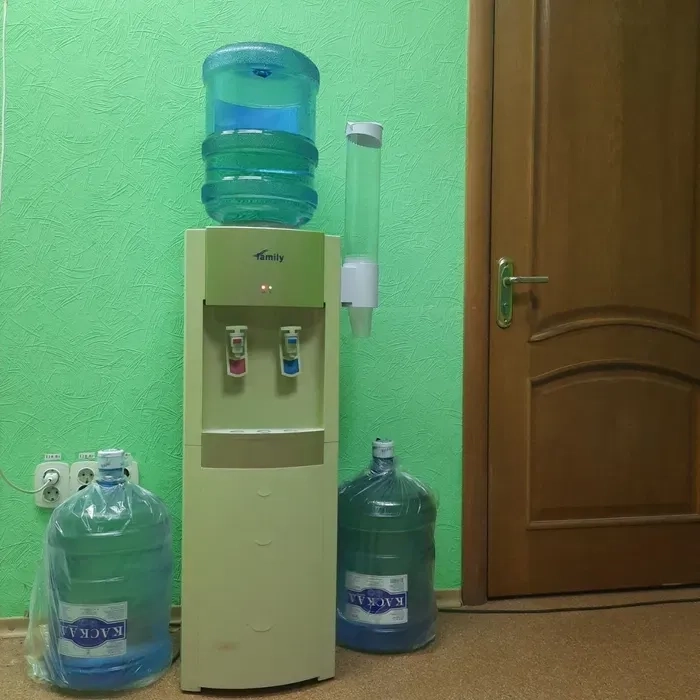 Кулери для чистої питної води для дому та офісу