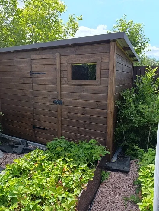 Побутівка. Садові будиночки для інвентарю. Побутівки. Сарай. Дровник. Хлів