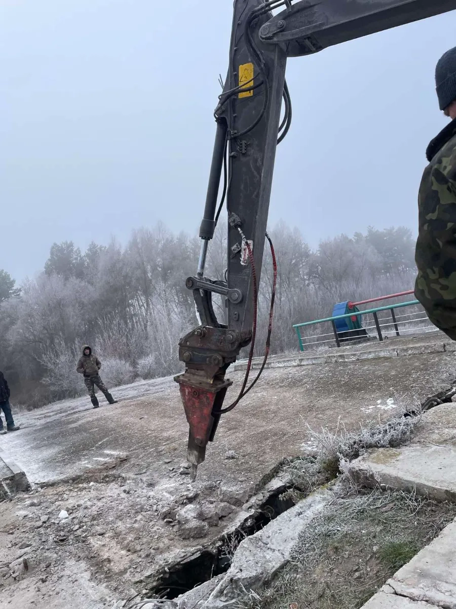 Послуги екскаватора з гідромолотом