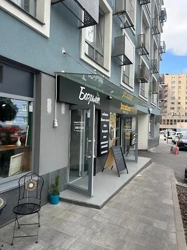 Фасадне приміщення 84 м2 в ЖК Малахіт