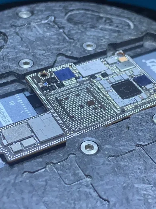 Професійний ремонт телефонів iphone X / Xs/ Xr / 11 / 12 / 13 / 14 15