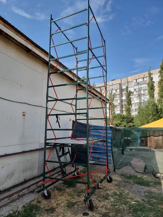 Будівельні риштування (вишка тура)