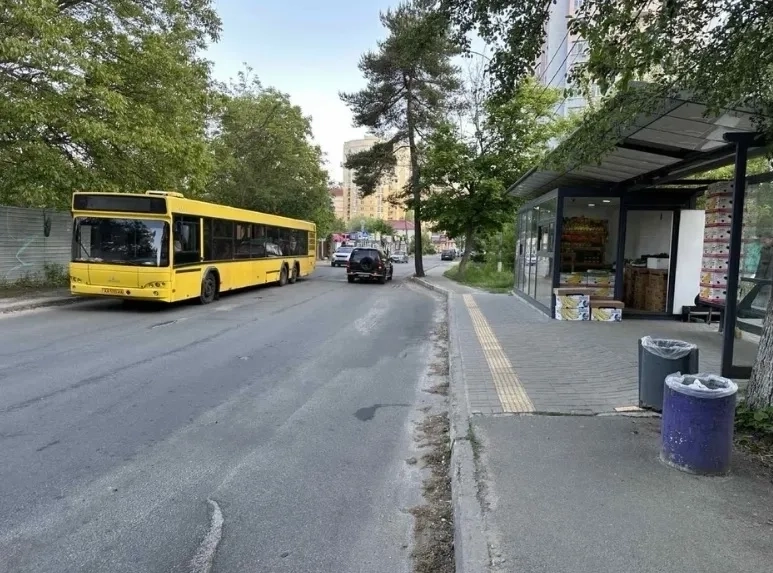 Зупинковий комплекс 14 або 7 м2 в Святошинському районі