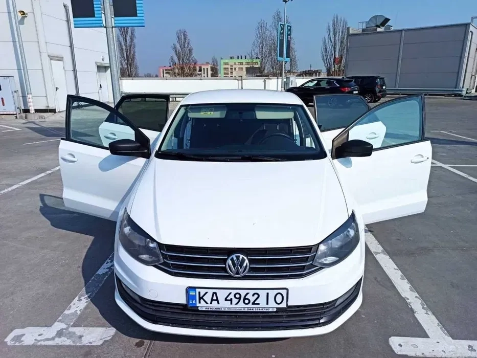 Автівки для роботи в Glovo. Bolt Food, доставка