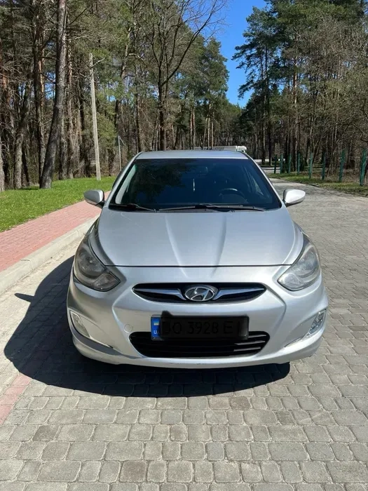 Авто Hyundai Accent 2012