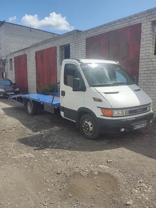 Швидкі та якісні послуги евакуатора - професійна допомога на дорозі.