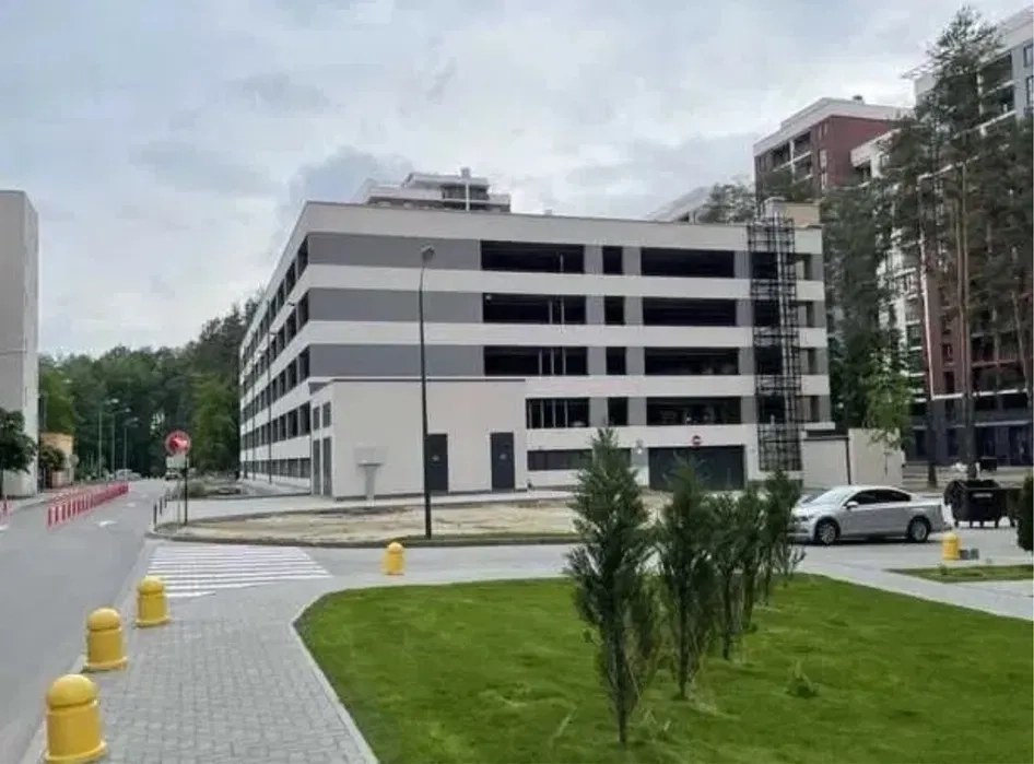 Крона Парк Паркінг