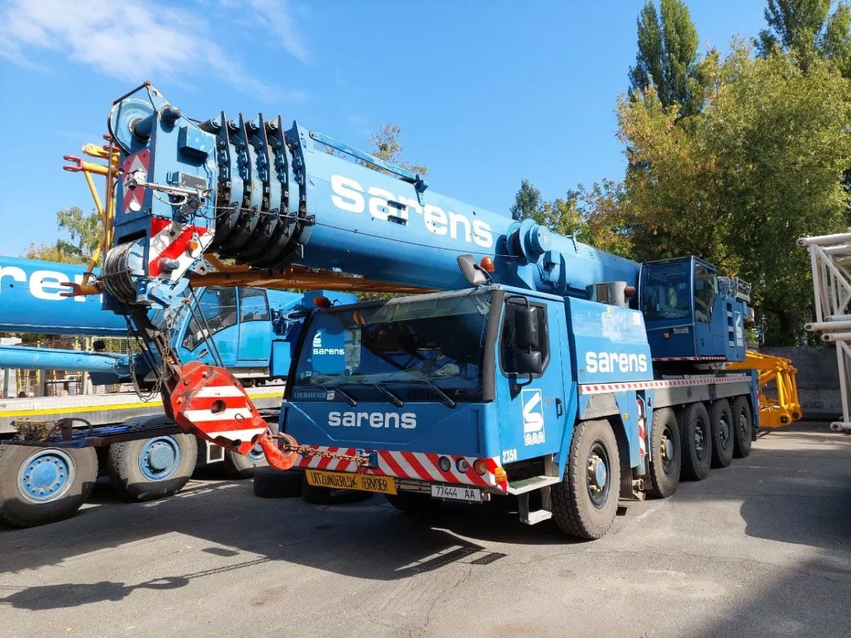 Автокран LIEBHERR 100т