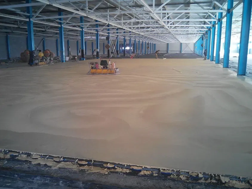 Надійні Промислові Підлоги та Бетонна Стяжка: Робота з Гарантією Якості та Дотриманням Термінів!