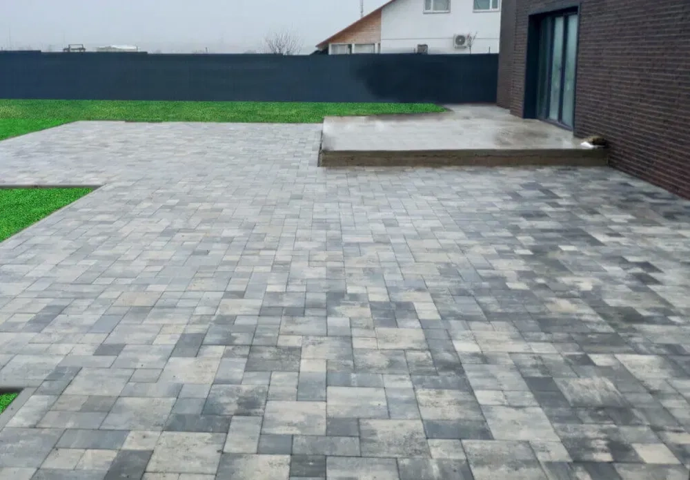 Укладання тротуарної плитки Лайнстоун. Широка кольорова гама.