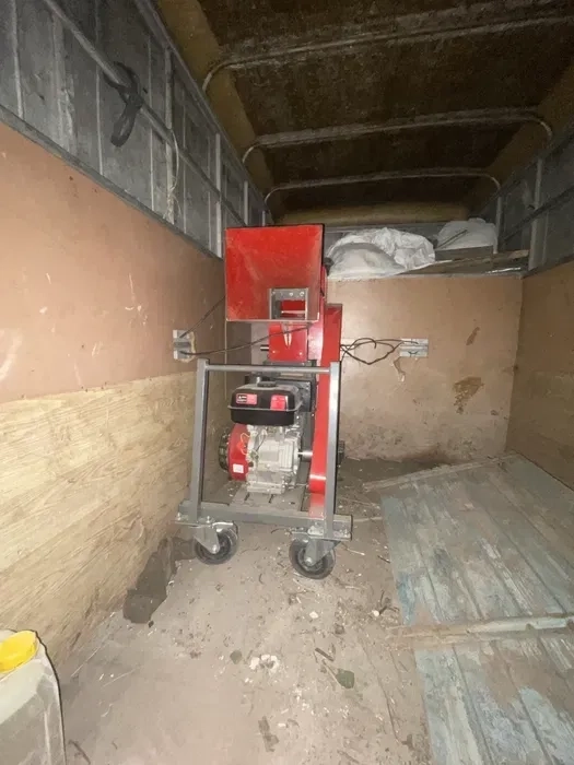 Обрізка та спил дерев, подрібнення гілок дробілкою, вивіз сміття