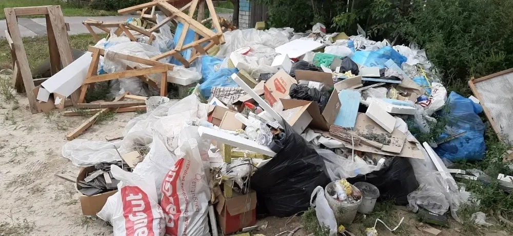 Вивіз сміття на звалище.