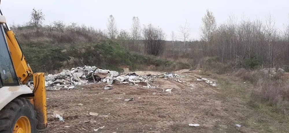 Вивіз сміття на звалище.