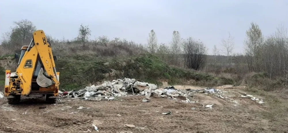 Вивіз сміття на звалище.