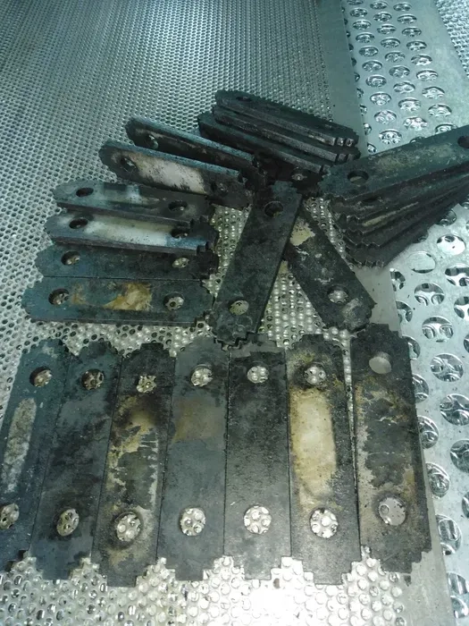 Виготовляємо молотки,ножі,бічі дробаркам, решета труба сепарації