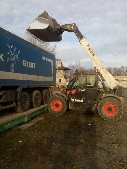 Телескопический погрузчик