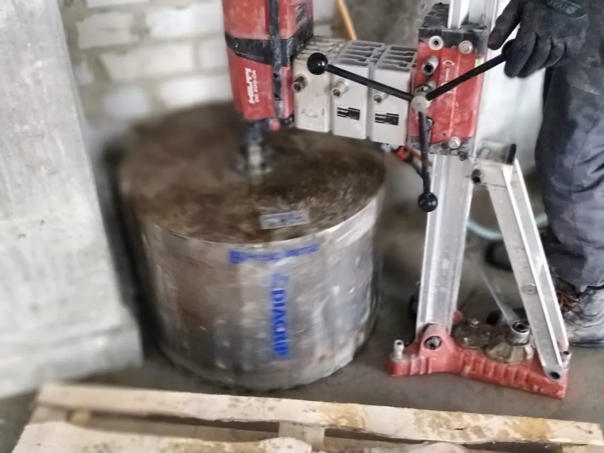 Алмазна різка залізобетону, бетону, цегли, каменю