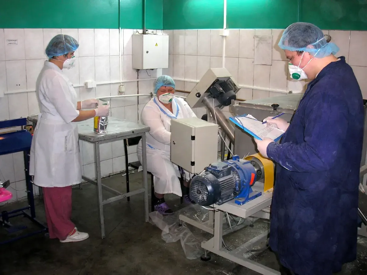 Послуги фасування та пакування, капсулювання. Змішування, просіювання. Дой-паки, банки. Поклейка наліпок.