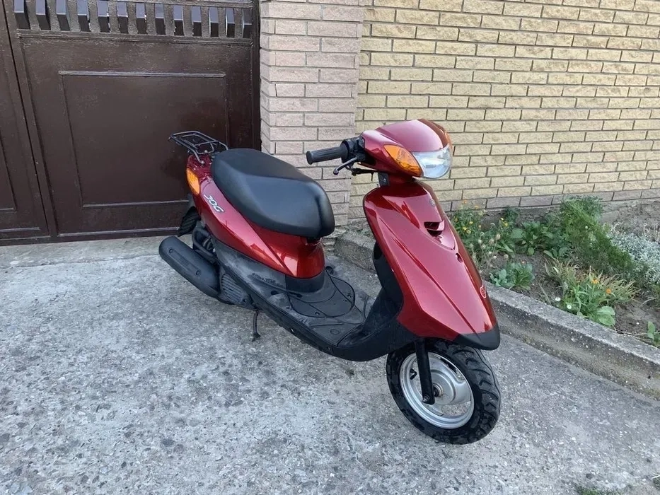 Скутер (мопед) з ручками з підігрівом