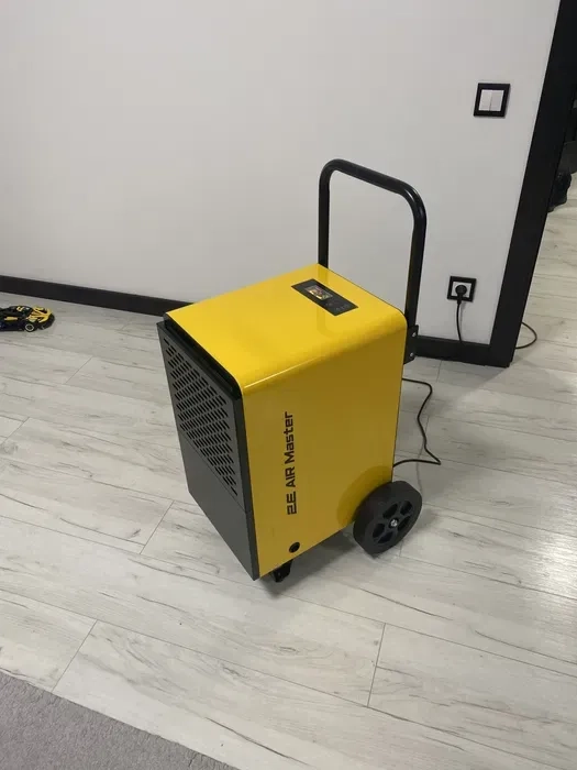 Вологозбирач ,осушувач повітря промисловий