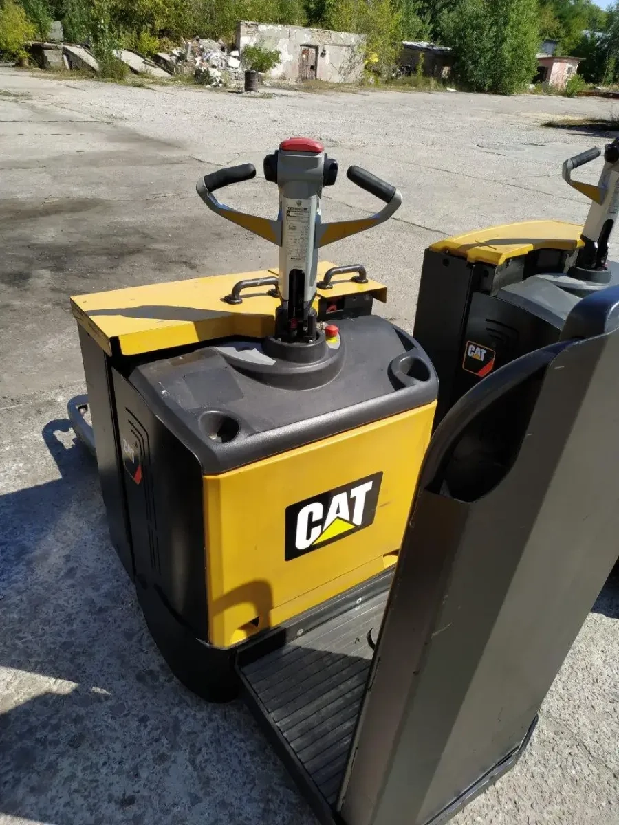 Електровізок CAT NPV20N 2012 року випуску вантажопід'ємністю 2 тонни