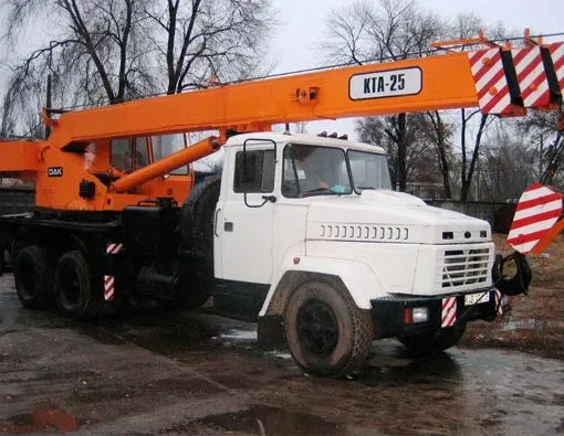  Автокран 25т-22м