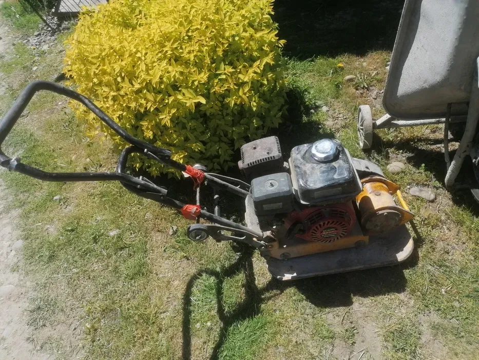 Віброплита трамбовка