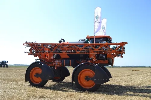 Обприскувач JACTO 3030 (391) для обробки полів