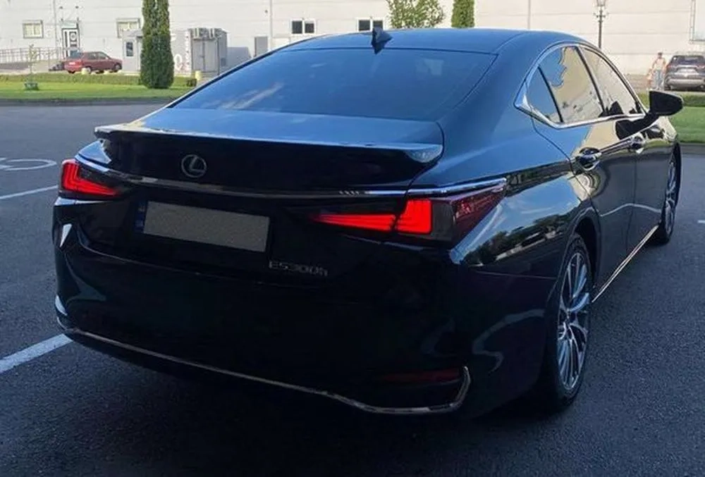 429 Авто на весілля Lexus ES 300h з водієм