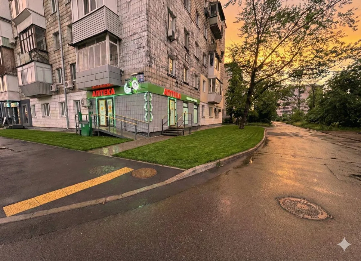 Фасадне приміщення 50 м2 на Харківському шосе