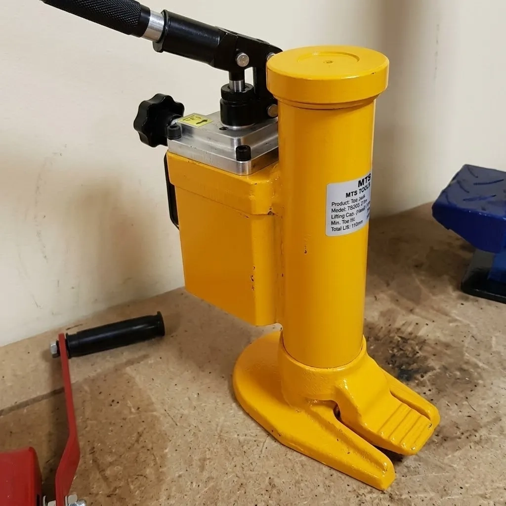 Низькопідхопний Домкрат гідравлічний 10 тон