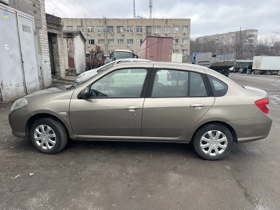 Автомобіль під таксі Уклон/Болт.