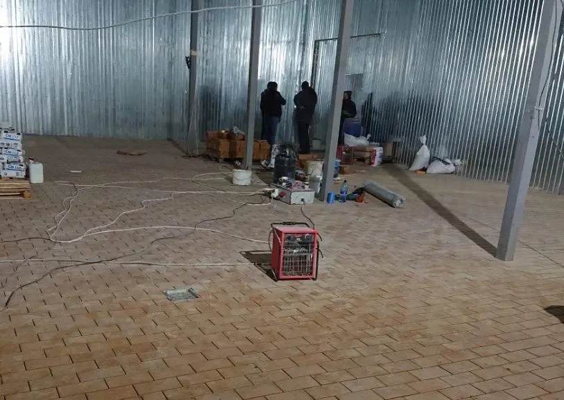 Укладання кислотостійкої плитки