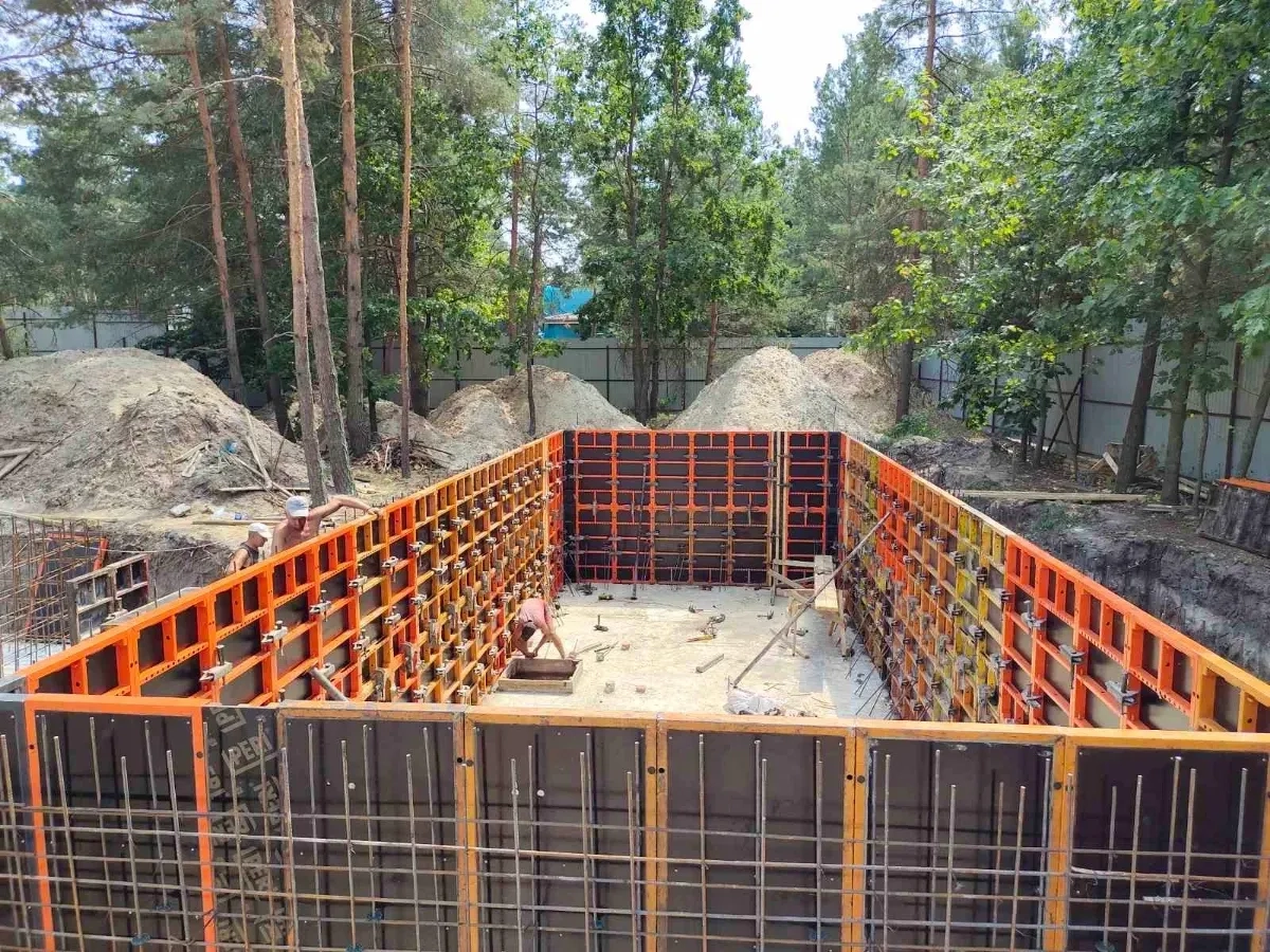 Горизонтальна опалубка для перекриття стель