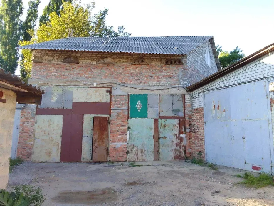 Гараж під ремонт мікроавтобусів в ГК "ПРОСТІР", Крошня.