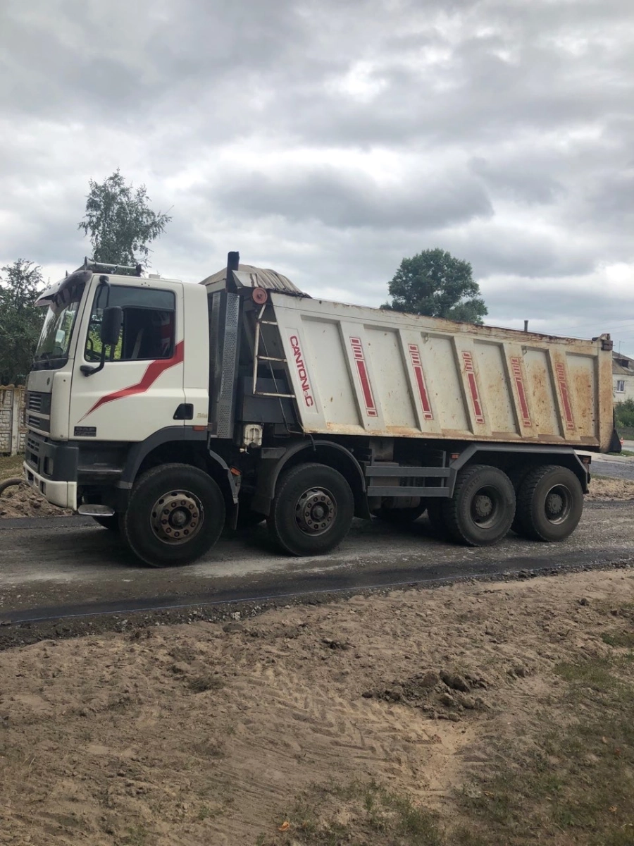 Перевезення вантажів по всій країні самосвалами / самоскидами