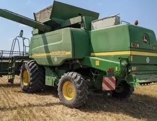 Комбайн на обмолот