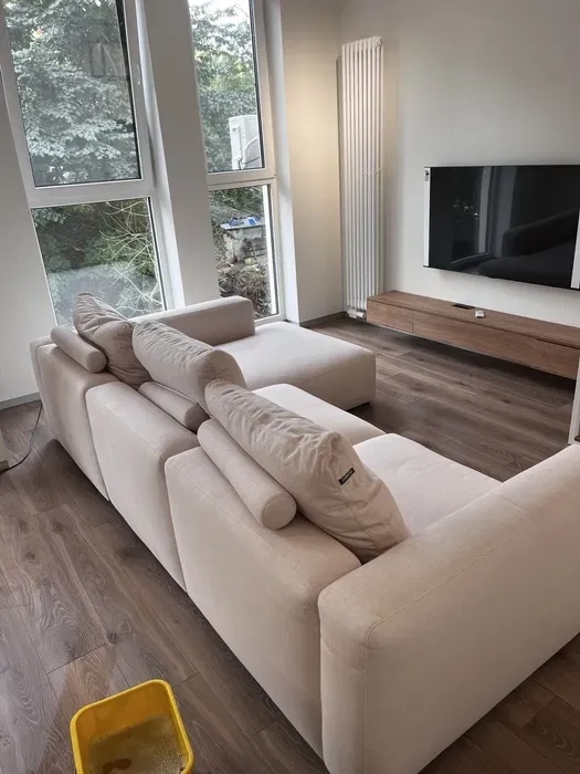 Хімчистка мʼяких меблів | послуги клінінгу | миття вікон | чистка дому