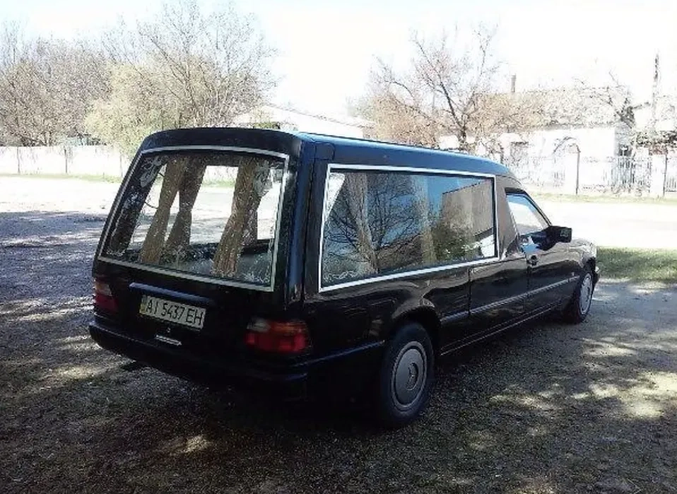 Похороны.Ритуальные услуги.Перевозка умерших.Катафалк.