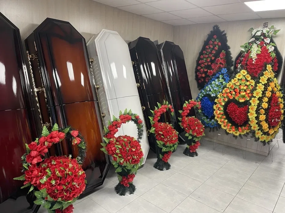 Похороны.Ритуальные услуги.Перевозка умерших.Катафалк.