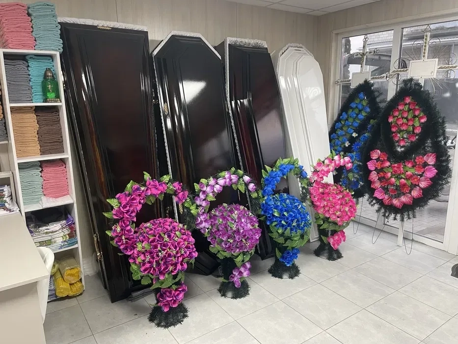 Похороны.Ритуальные услуги.Перевозка умерших.Катафалк.