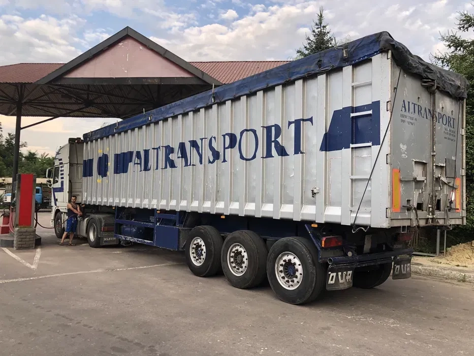 Послуги зерновоза, самоскида