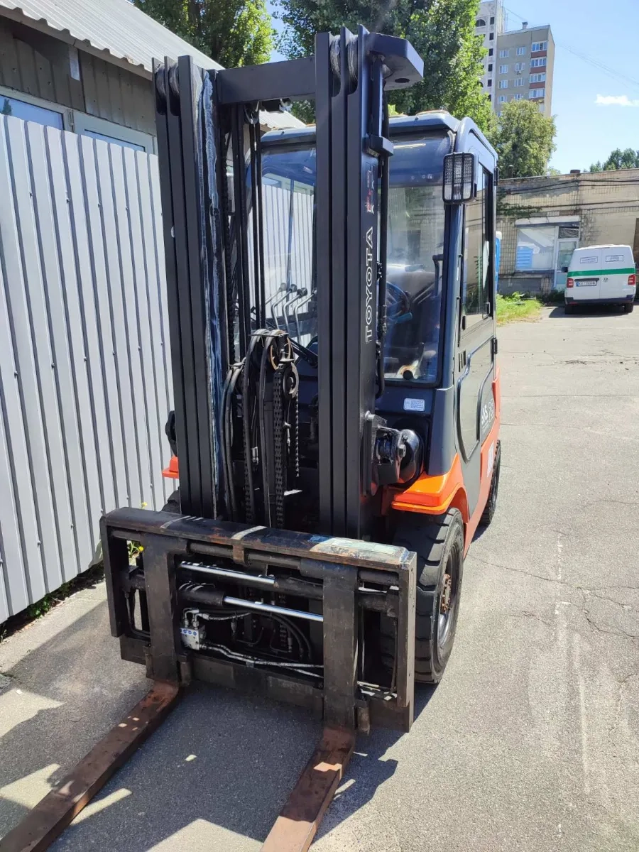 Навантажувач TOYOTA 7FGF25