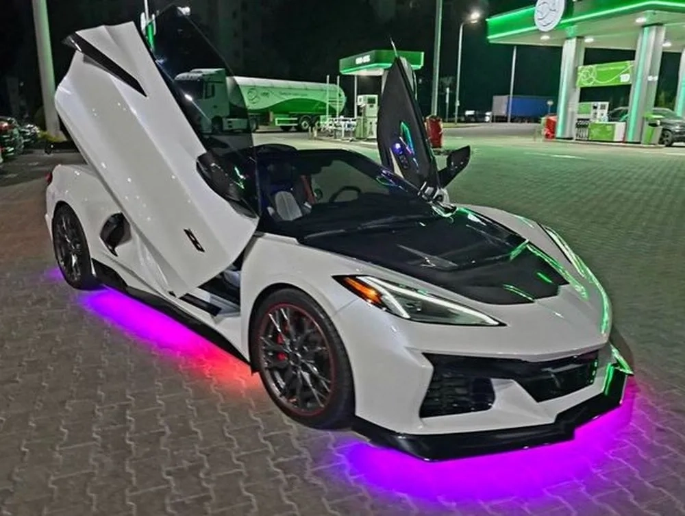 366 Кабріолет на весілля фотосесію Chevrolet Corvette білий