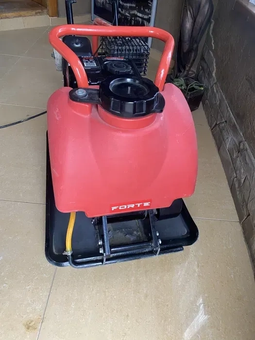 Віброплита, трамбовка